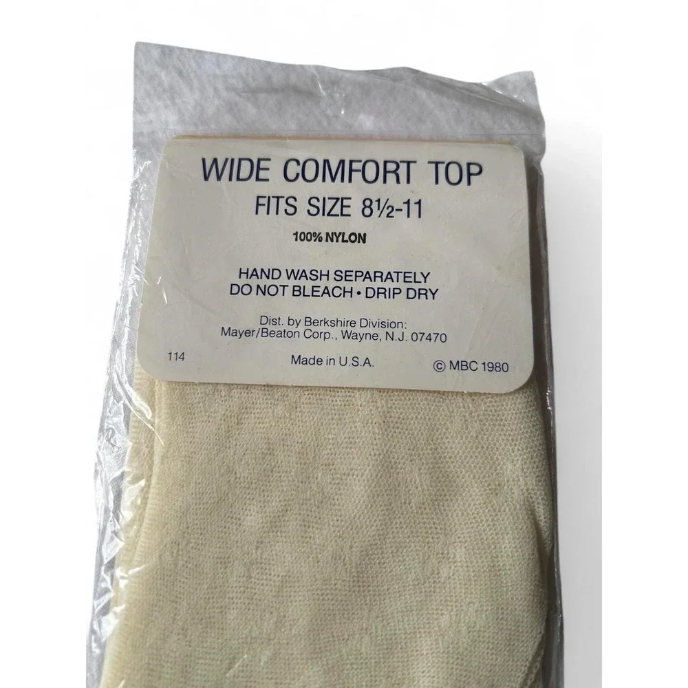 Knee-Hi Socks Vintage 1980 Berkshire Crown Lace Ivory Nylon Wide Top 8.5-11